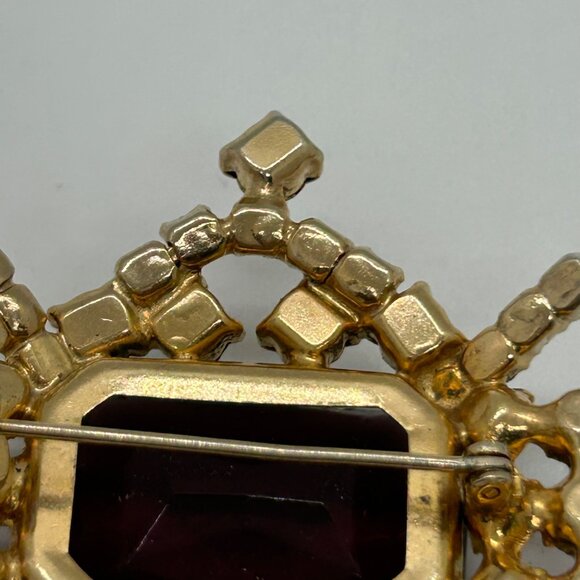Vintage Gold-Tone Brooch With Ruby Red & Purple Rhinestones - Ornate Design - Picture 6 of 11